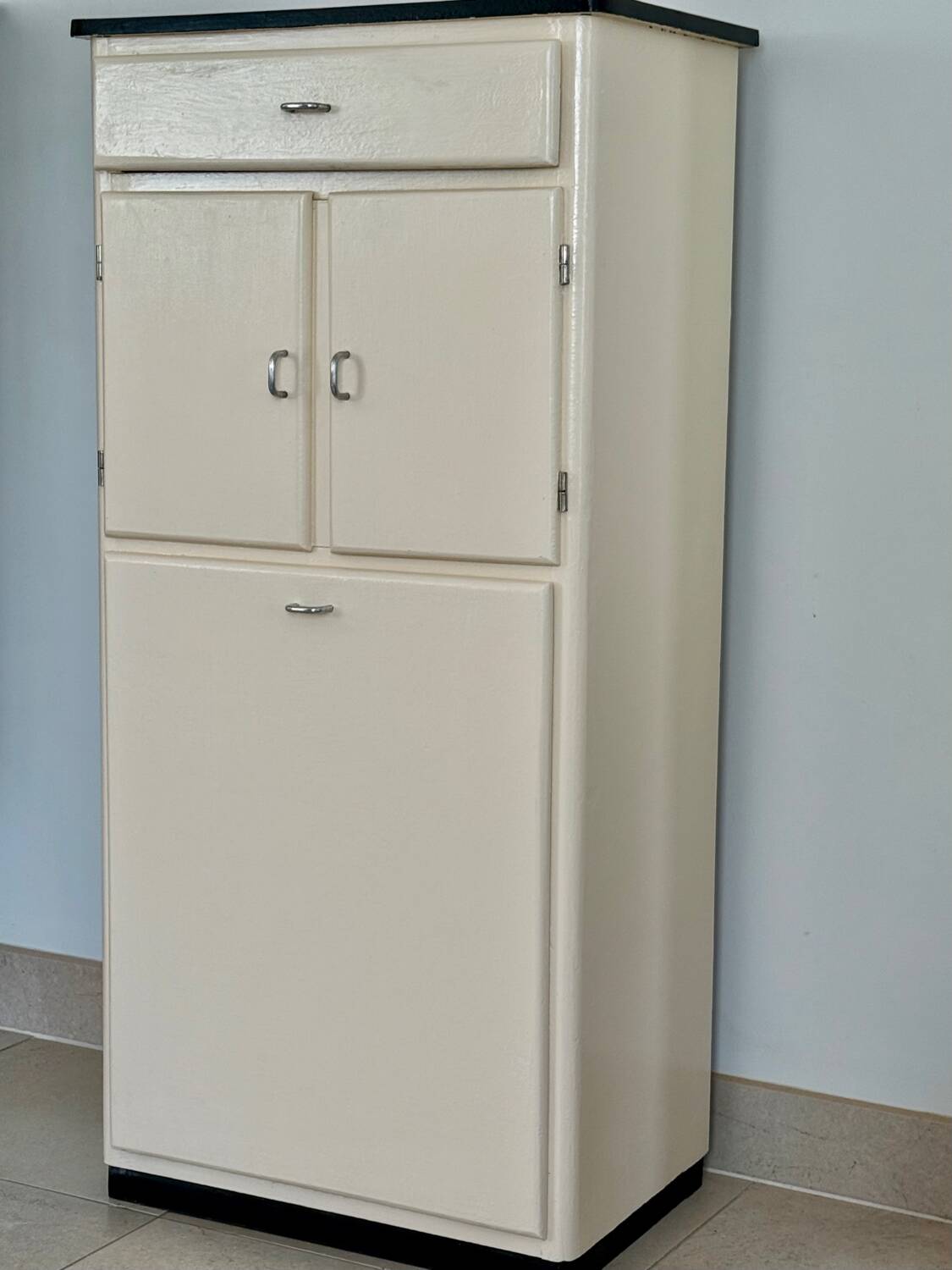 Vintage 60s furniture for kitchen or bathroom.