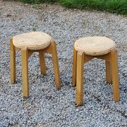 Paire de tabourets scandinaves en bouleau et jonc de mer des années 70/80