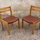 Paire de chaises vintage bois et Skaï