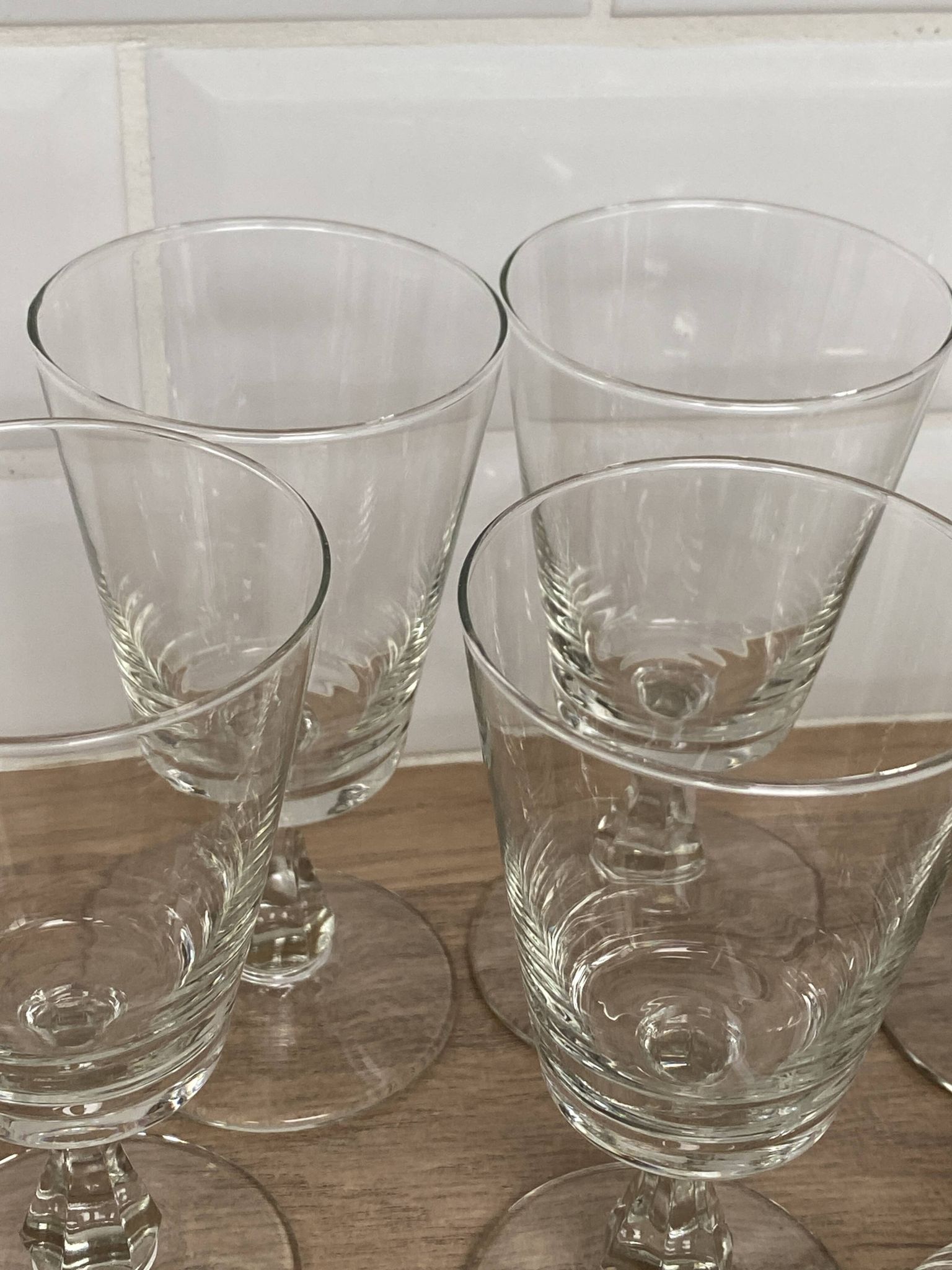 Set of 9 white wine glasses