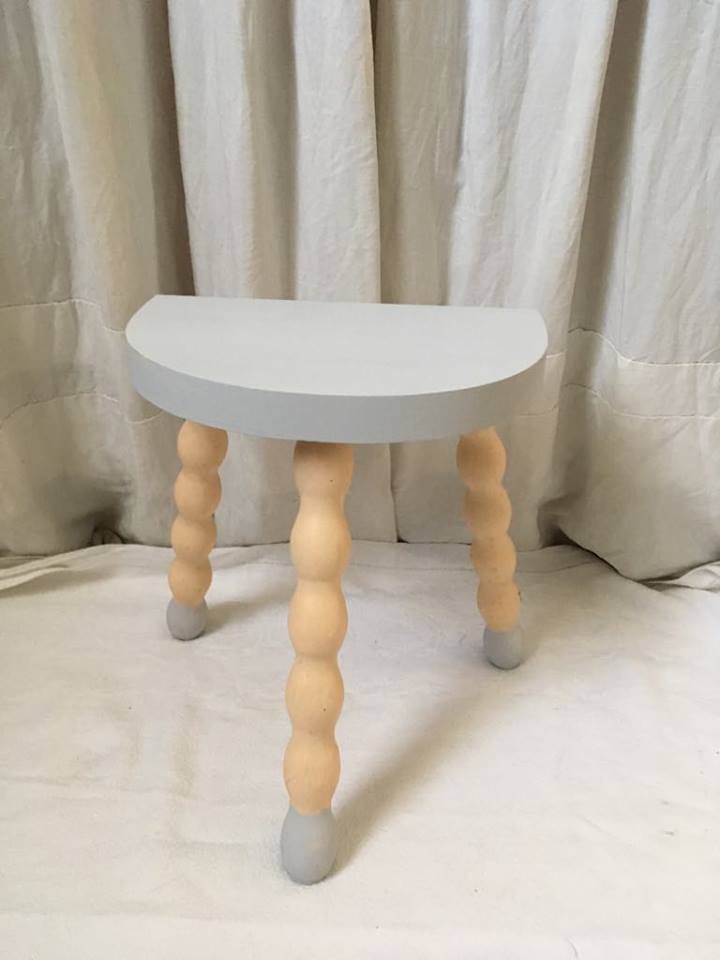 Tripod stool for kids