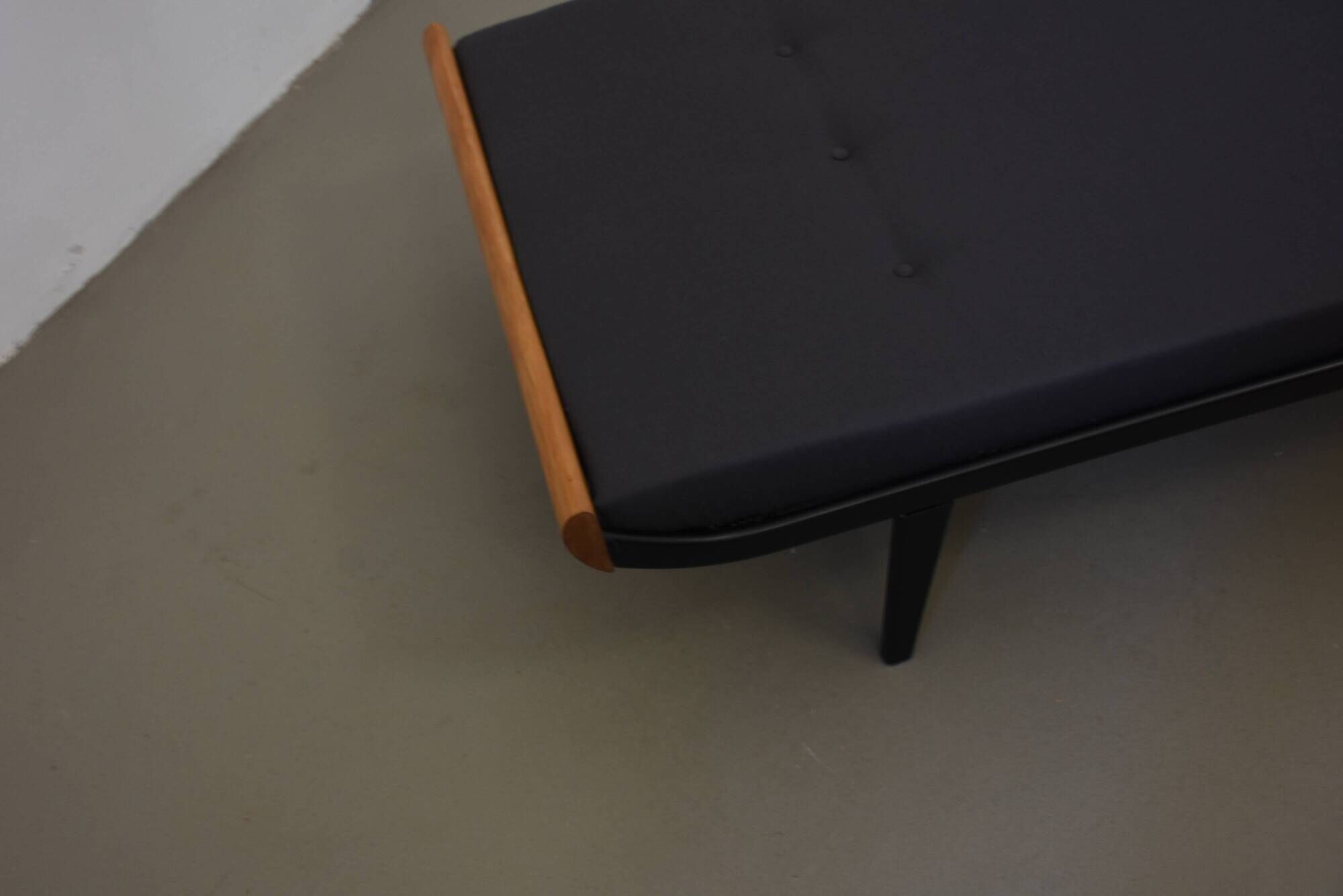 Reupholstered Mid Century Daybed Cleopatra 60s