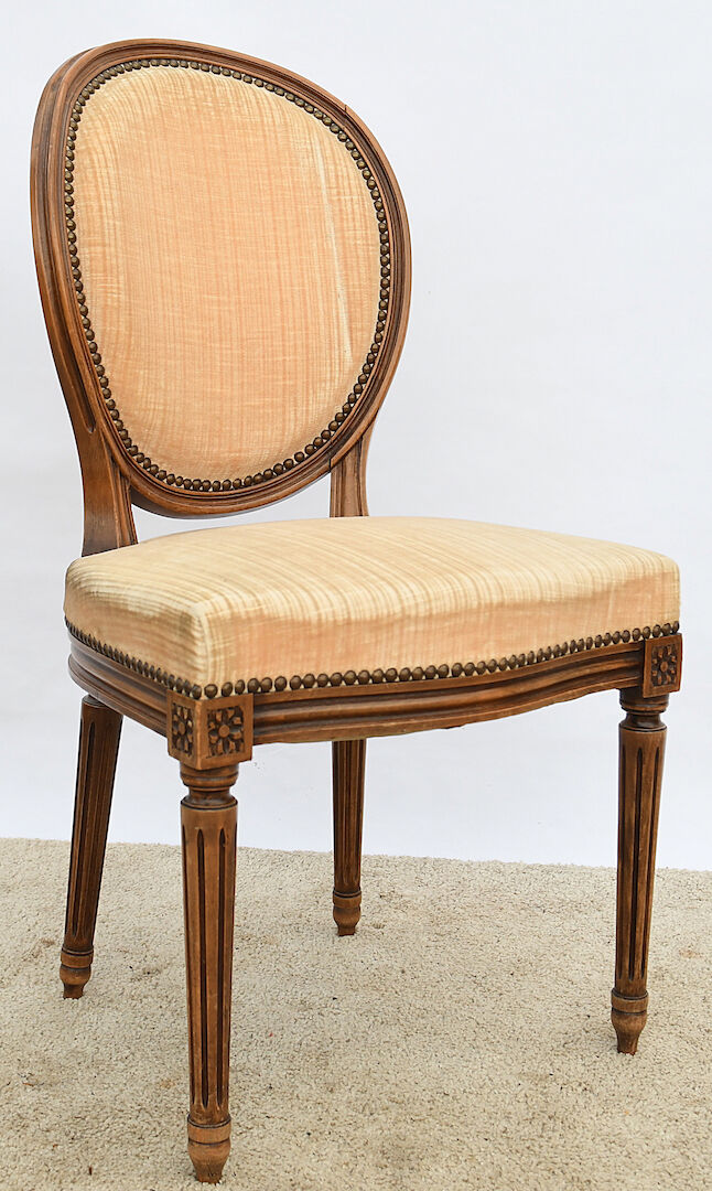 Chaise style Louis XVI