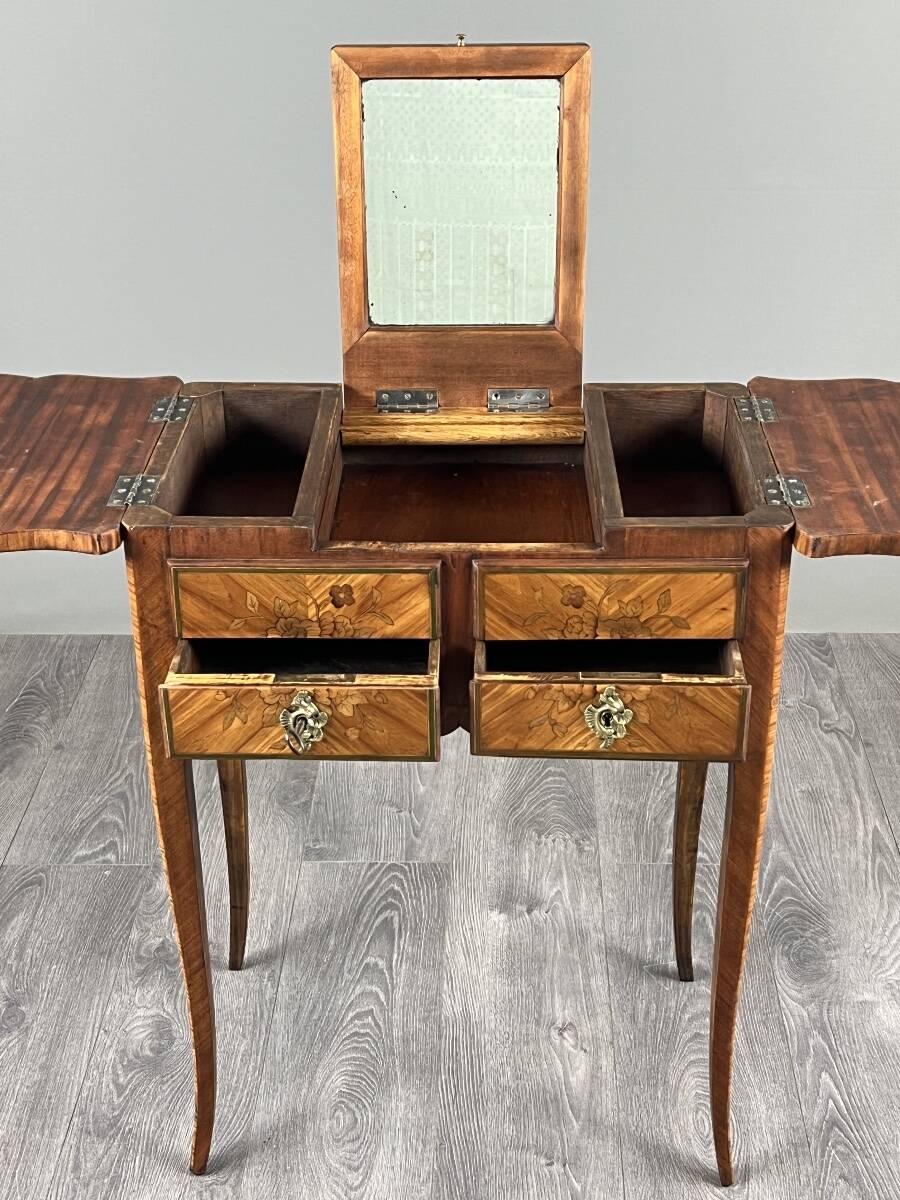 Sewing table in marquetry in the Louis XV style, 20th century