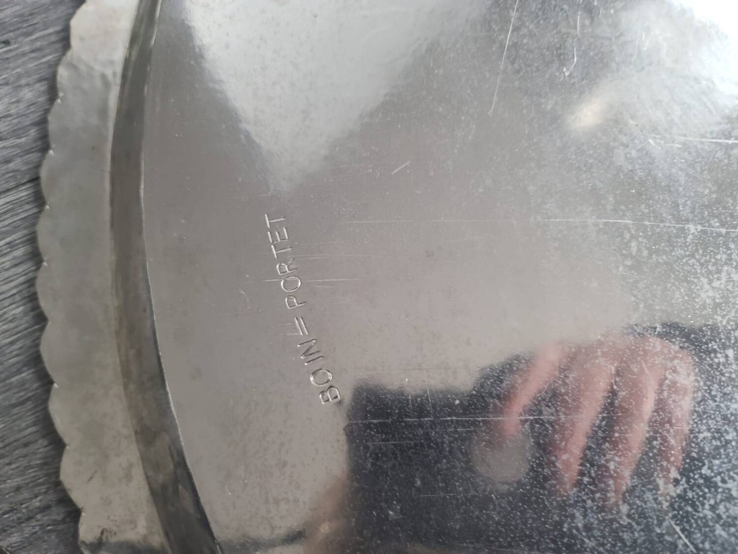 Silver-plated metal serving tray with chiseled finish #PLMR