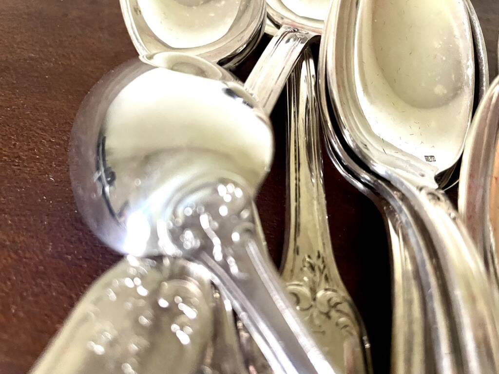 36-piece silver-plated cutlery set