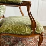 Paire de fauteuils à la reine cabriolet en velours vert style Louis XV - 19eme siècle France