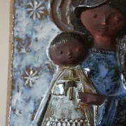 Enamel plaque Virgin with Child Perignem