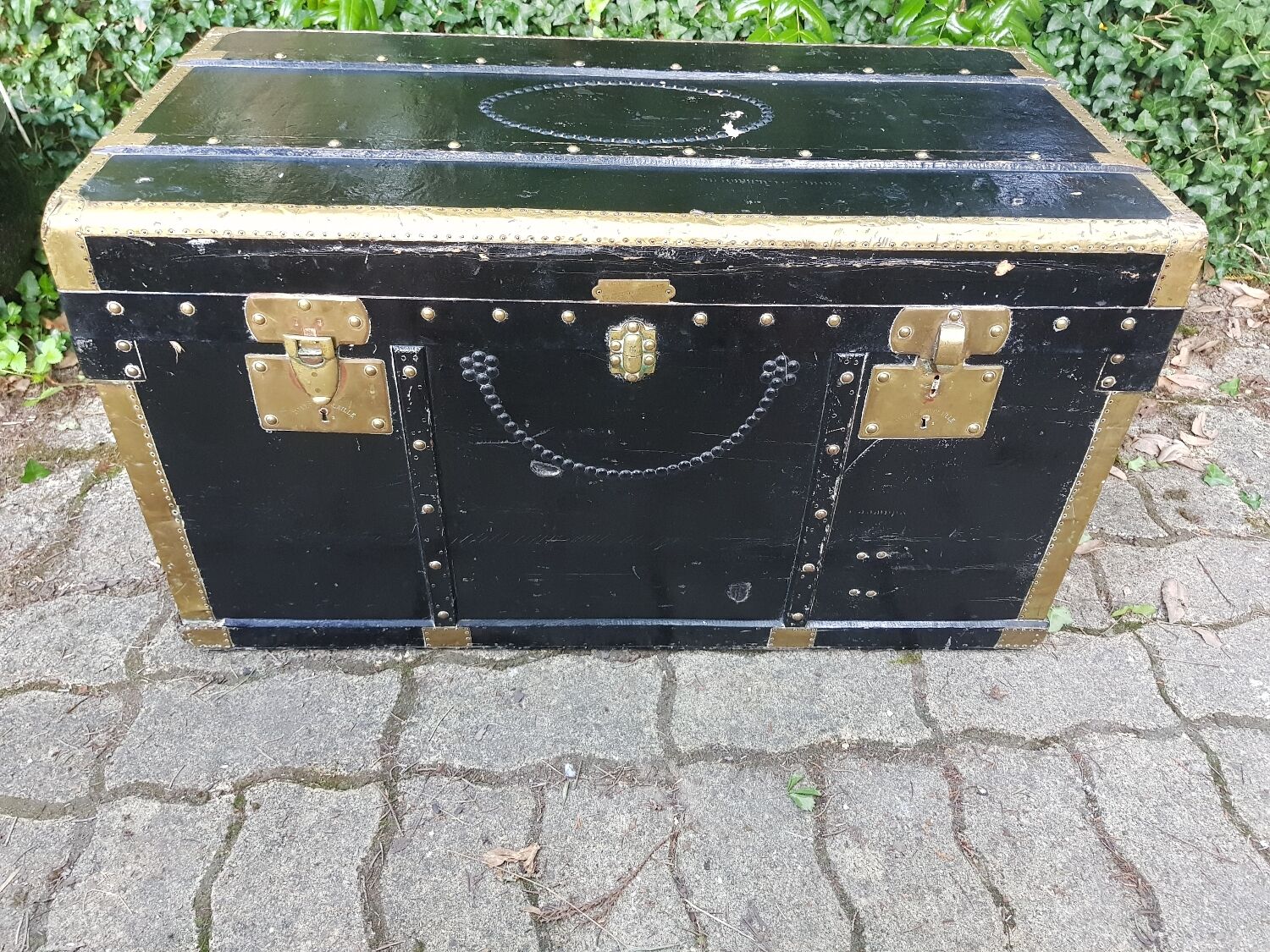 Old trunk "Lavolaille"