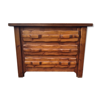 Solid pine chest of drawers design