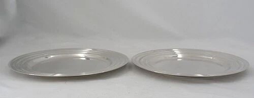 Christofle Ondulation Luc Lanel, pair of flat plates 23.5 cm, silver-plated metal