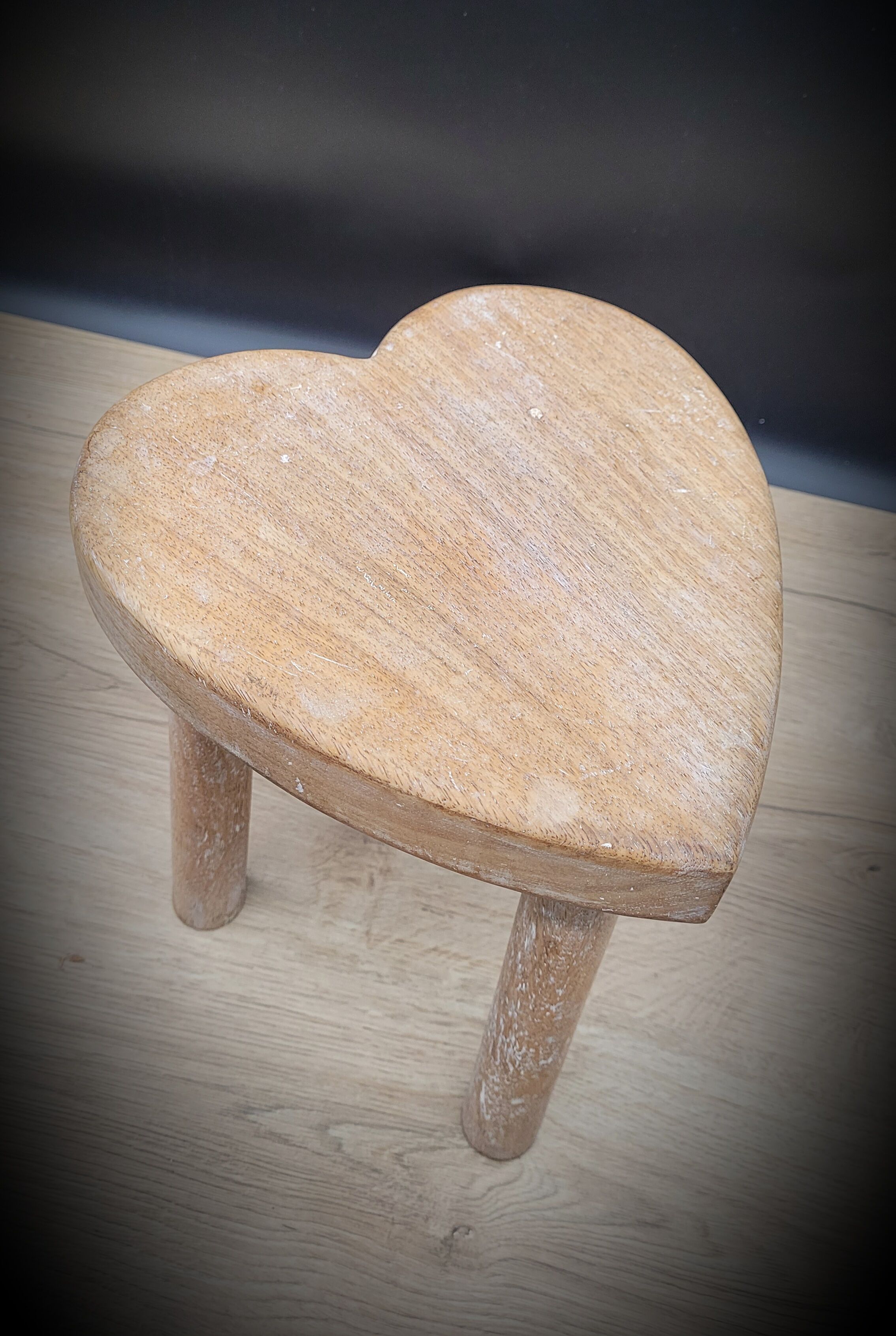 Heart tripod stool