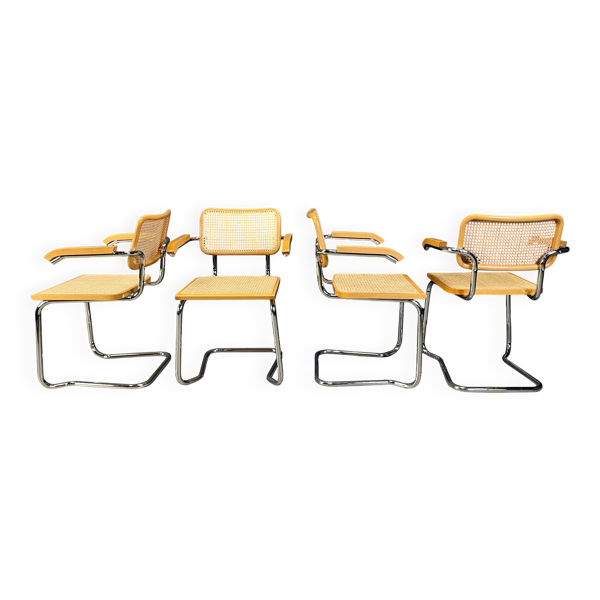 Ensemble de 4 chaises empilables vintage de style Marcel Breuer, fabriquées en Italie, années 1970.