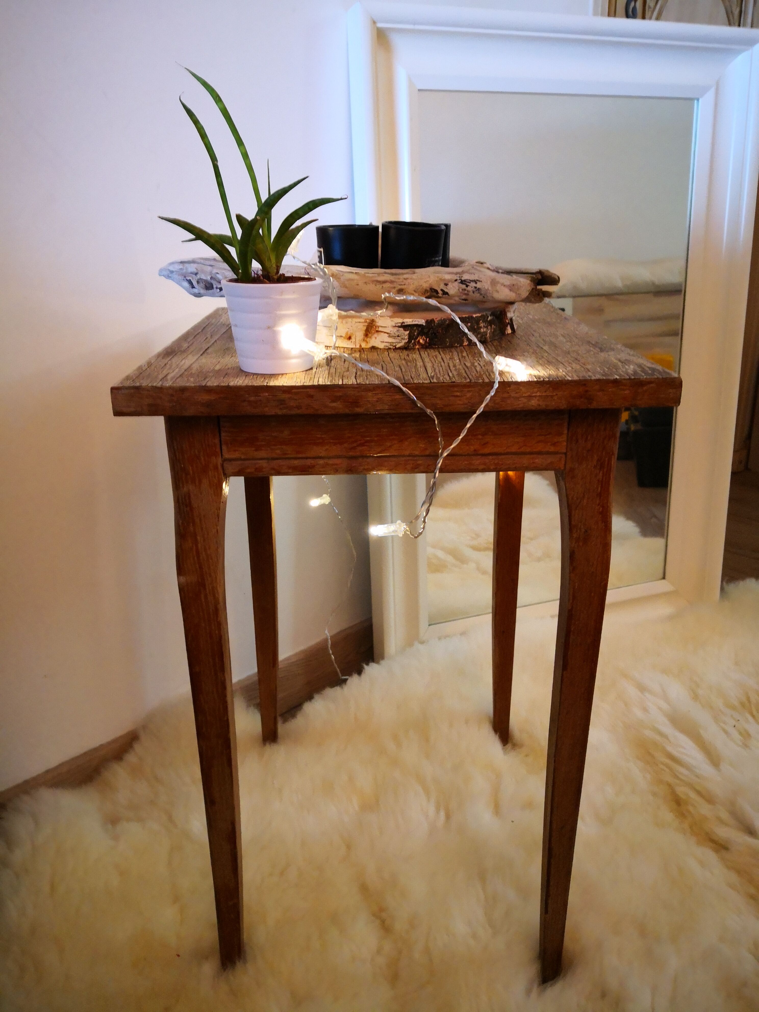 Side table / shabby chic sofa tip