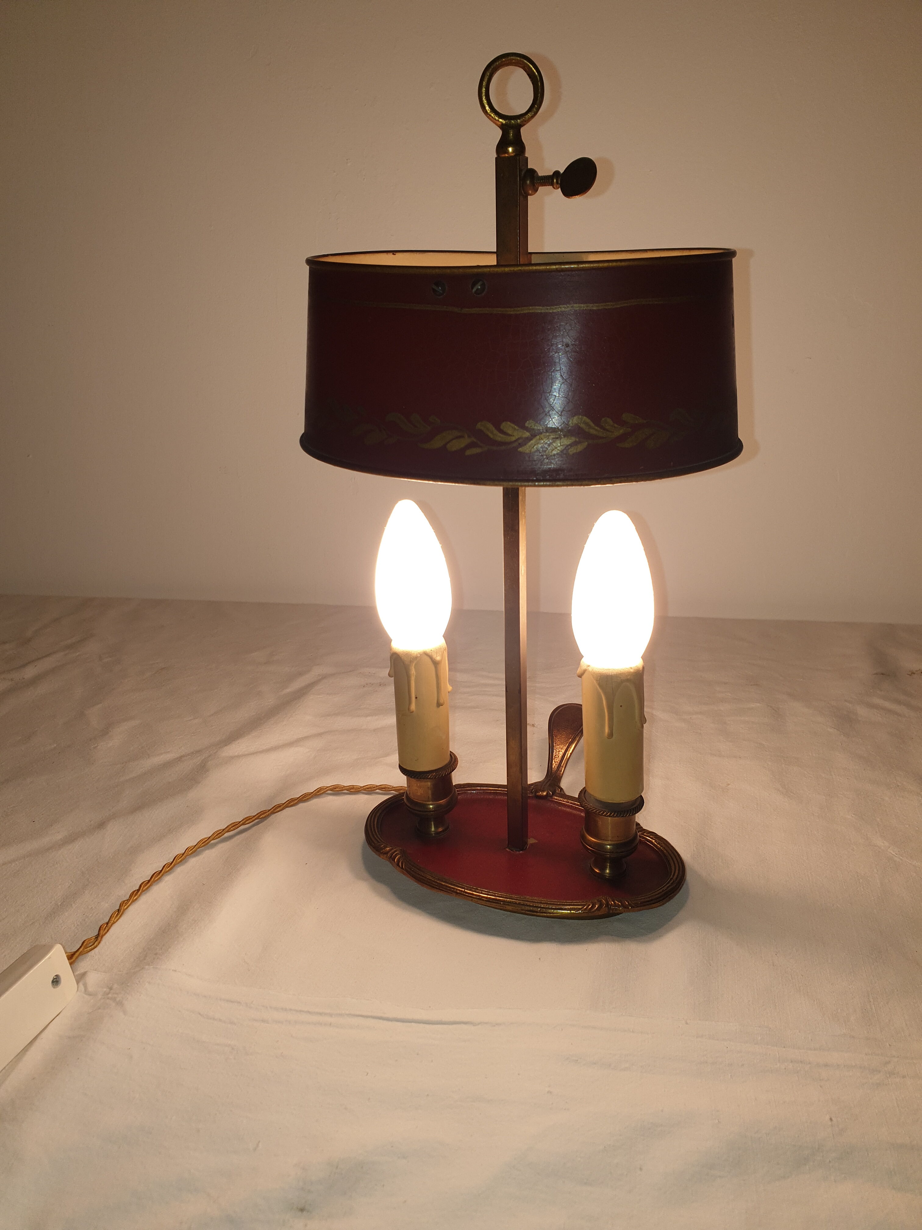 Empire-style lamp