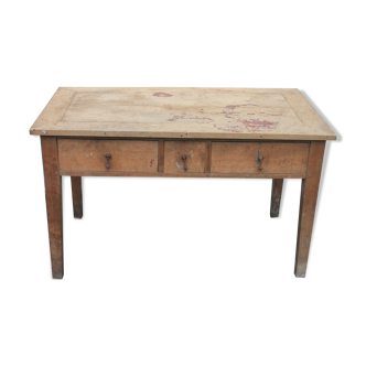 Farm table