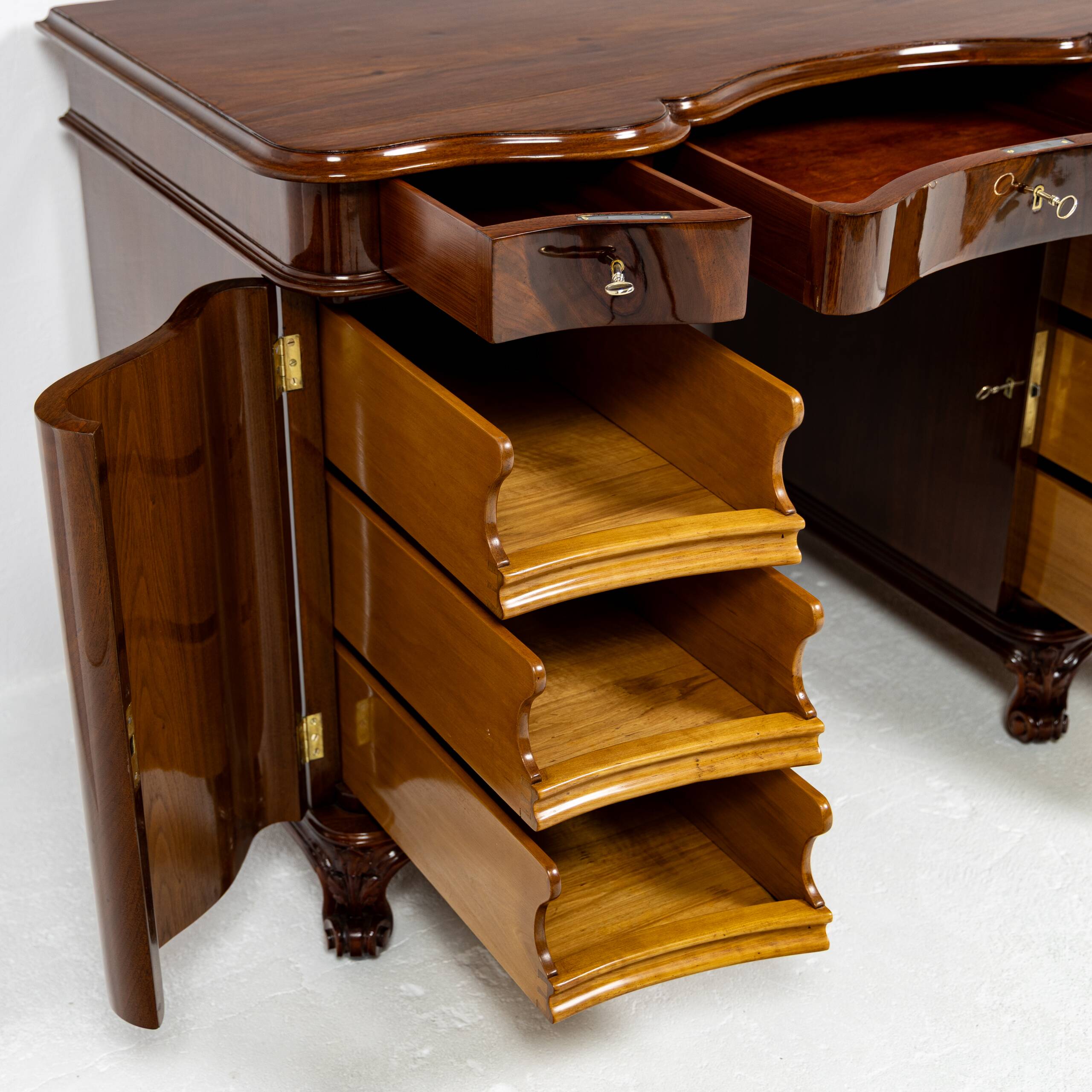 Small lady's desk Louis-Philippe in walnut 1840-1860