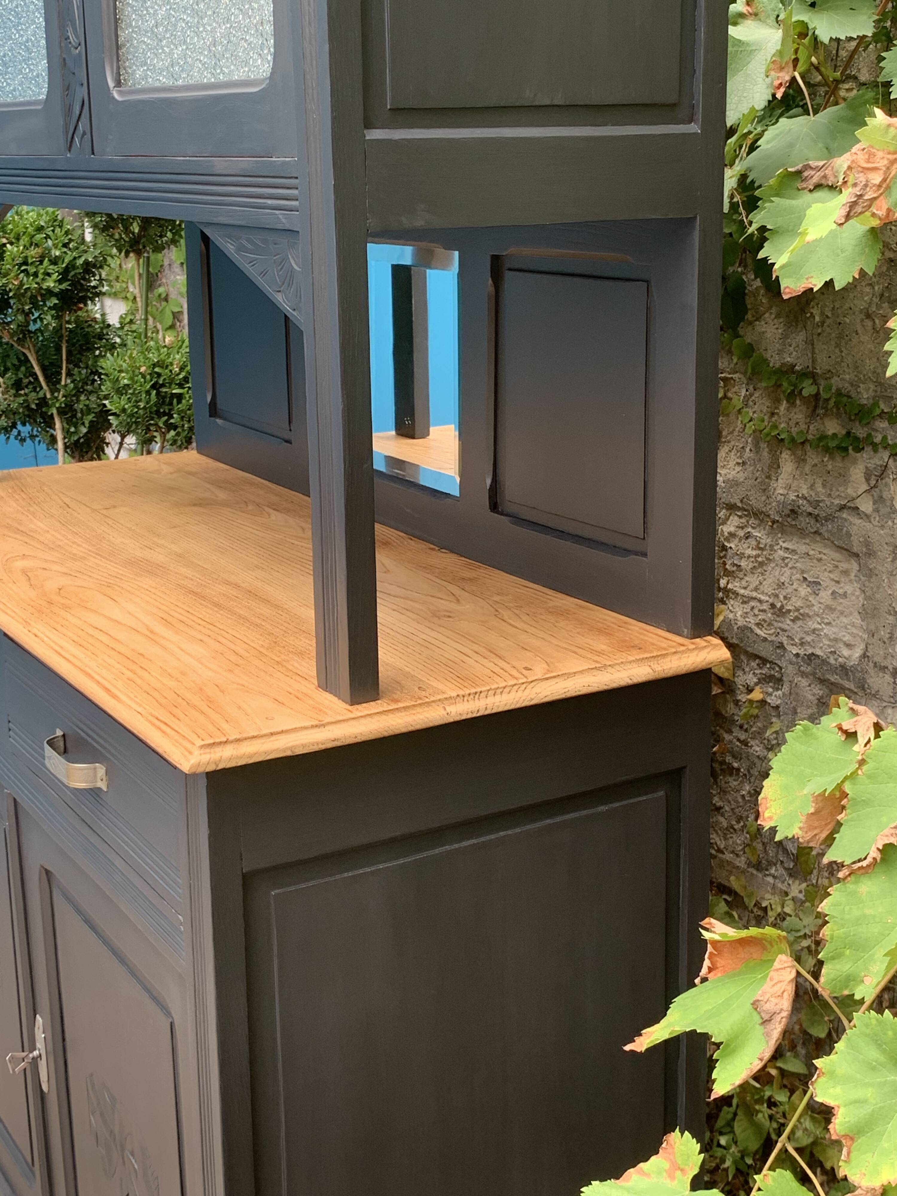 Parisian art deco buffet in solid walnut 1930