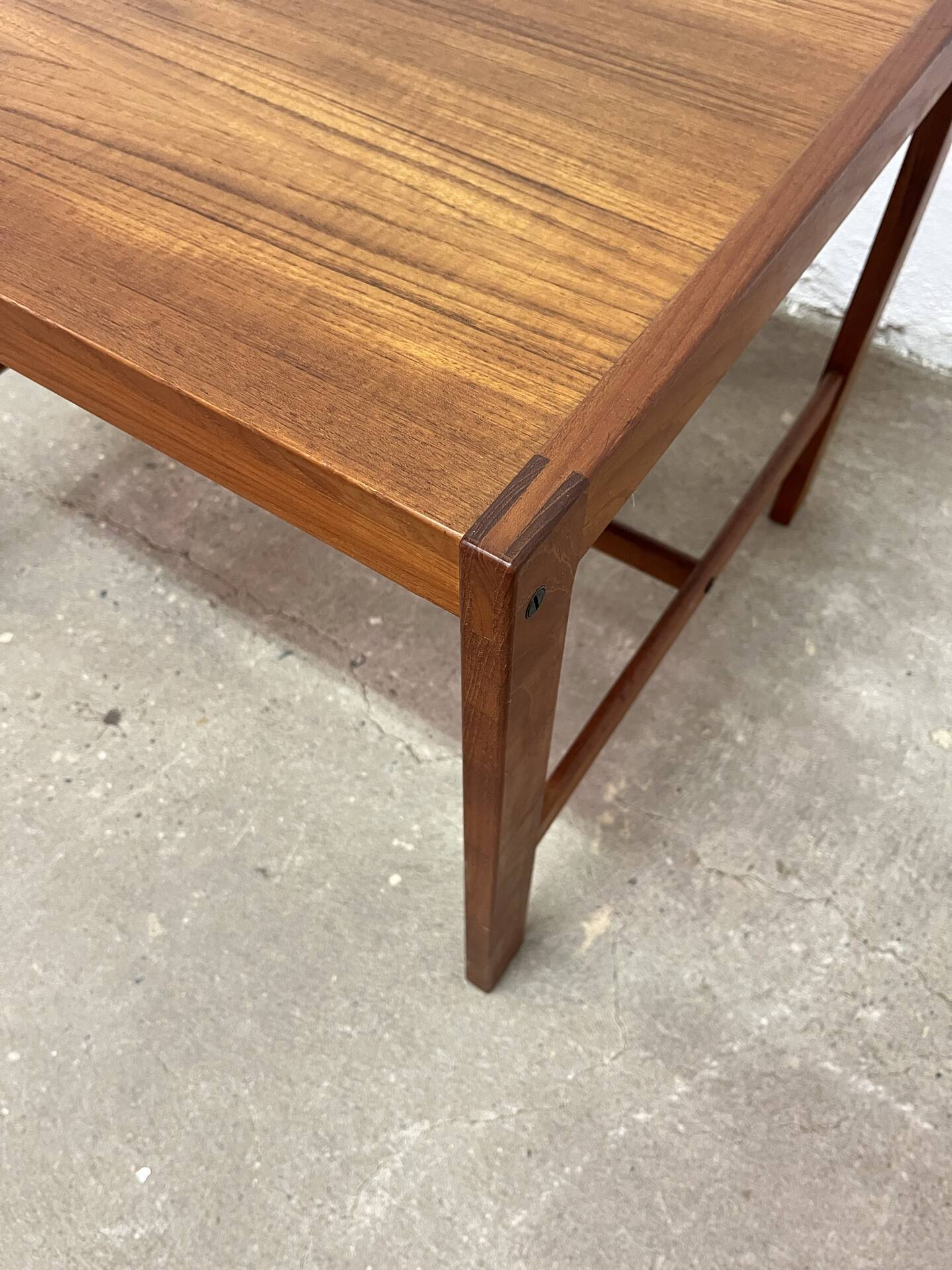 Table basse scandinave en teck