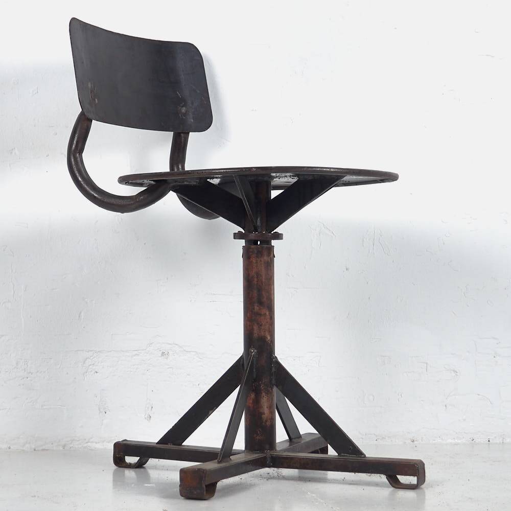 Old iron chair (c.1920)