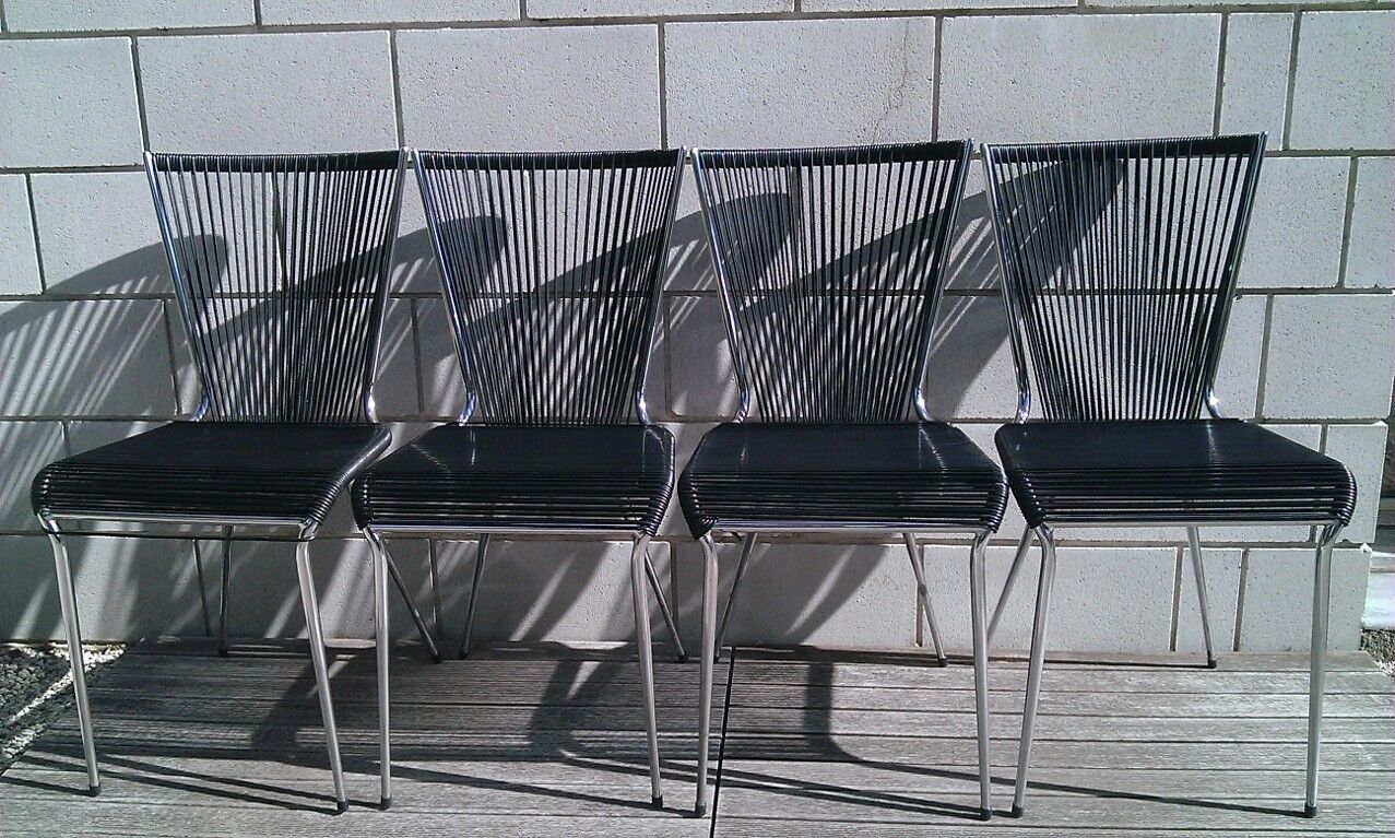 Series 4 chairs black scoubidou