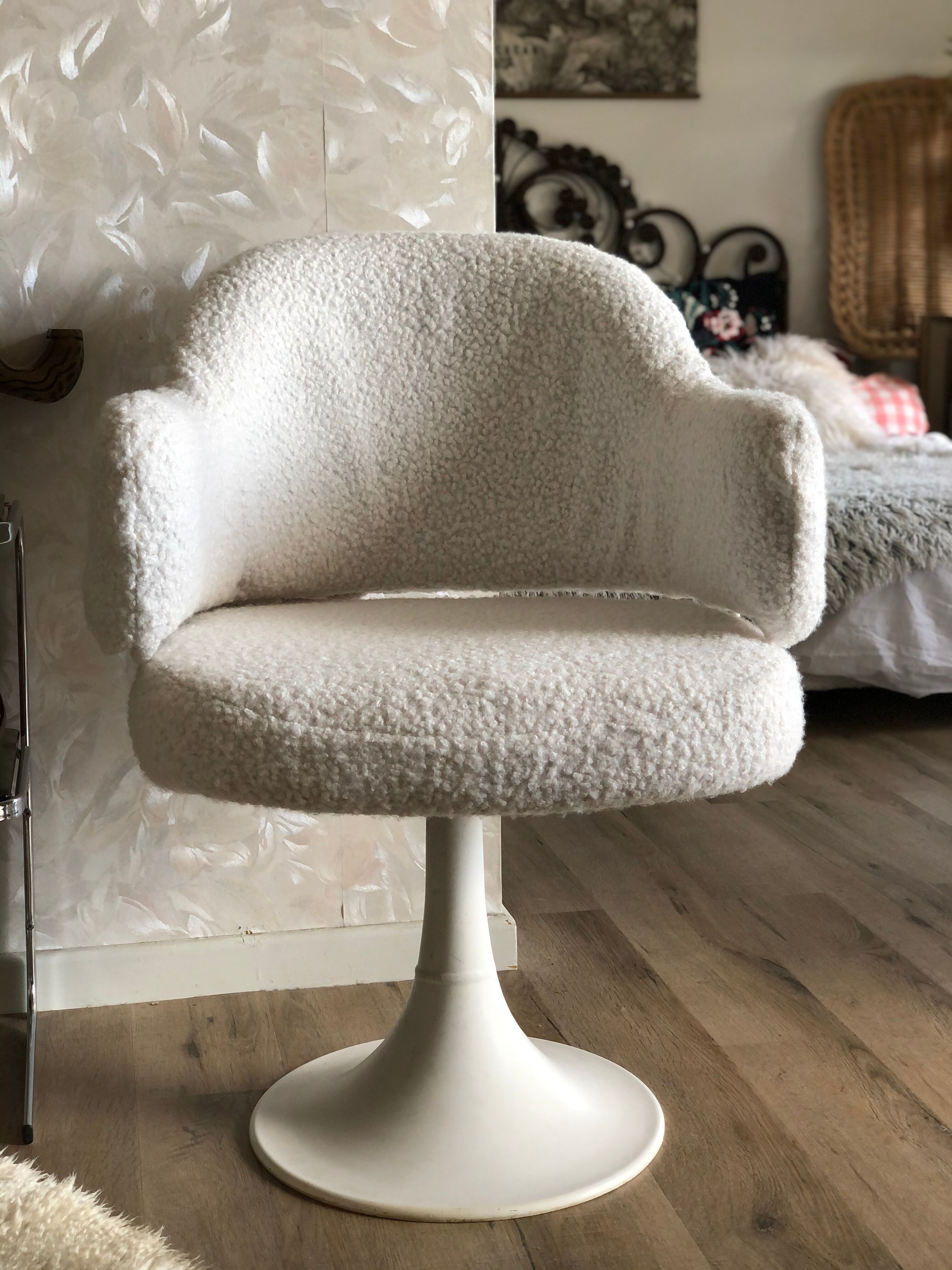 Chair 1970s tulip foot