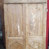 Wearing old 18th two-leaf mouldings