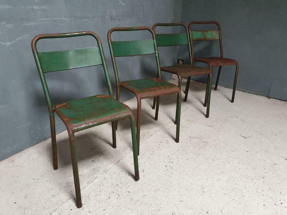 Vieille chaise verte français chaise d'usine de fer
