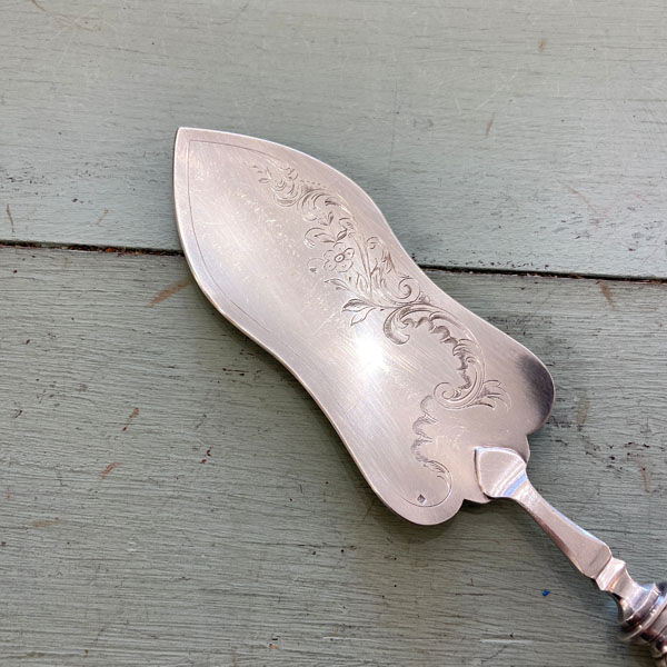 Cake shovel, pie, silver metal fish