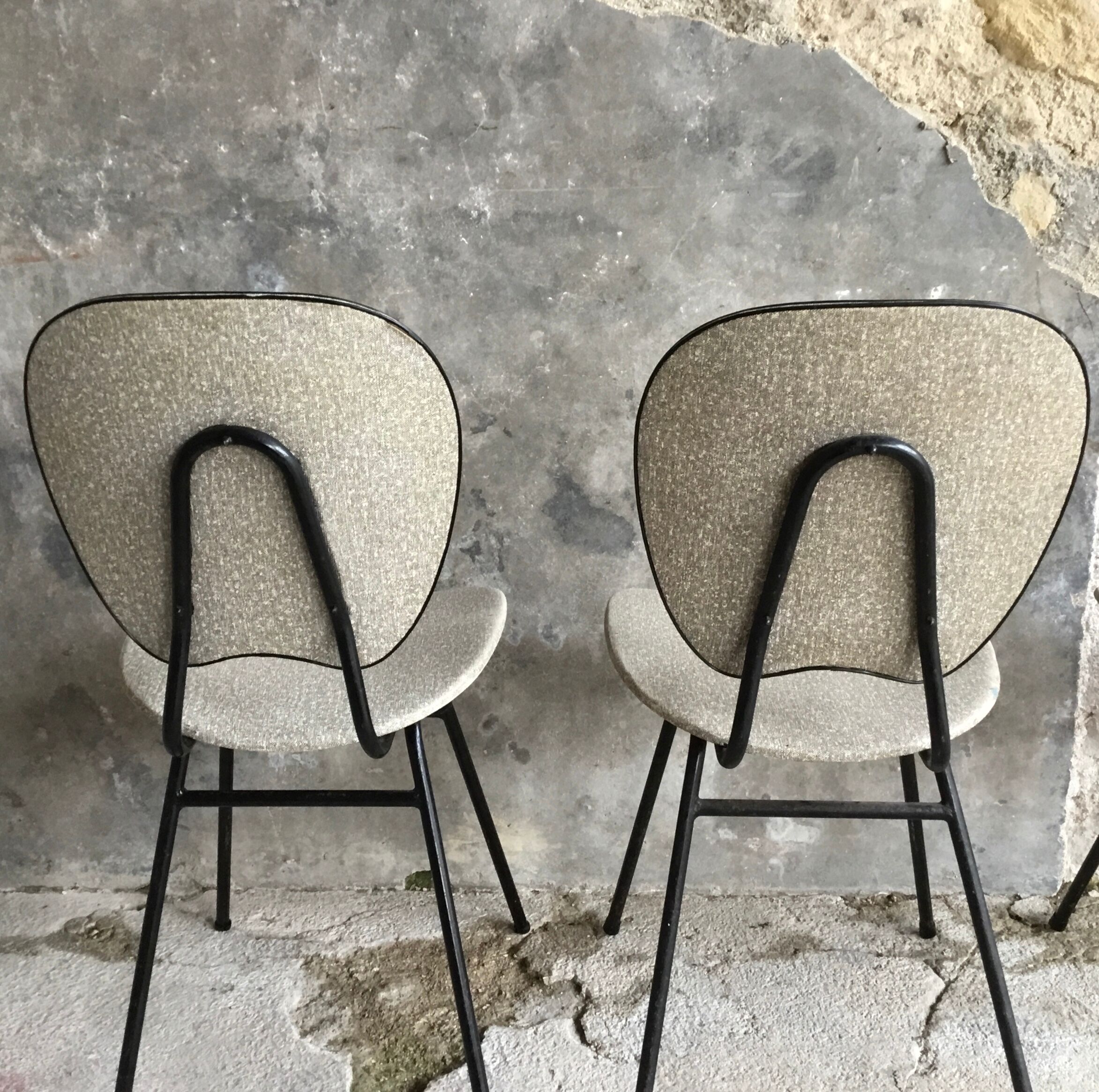 Set of 4 vintage chairs black tubular base 1950