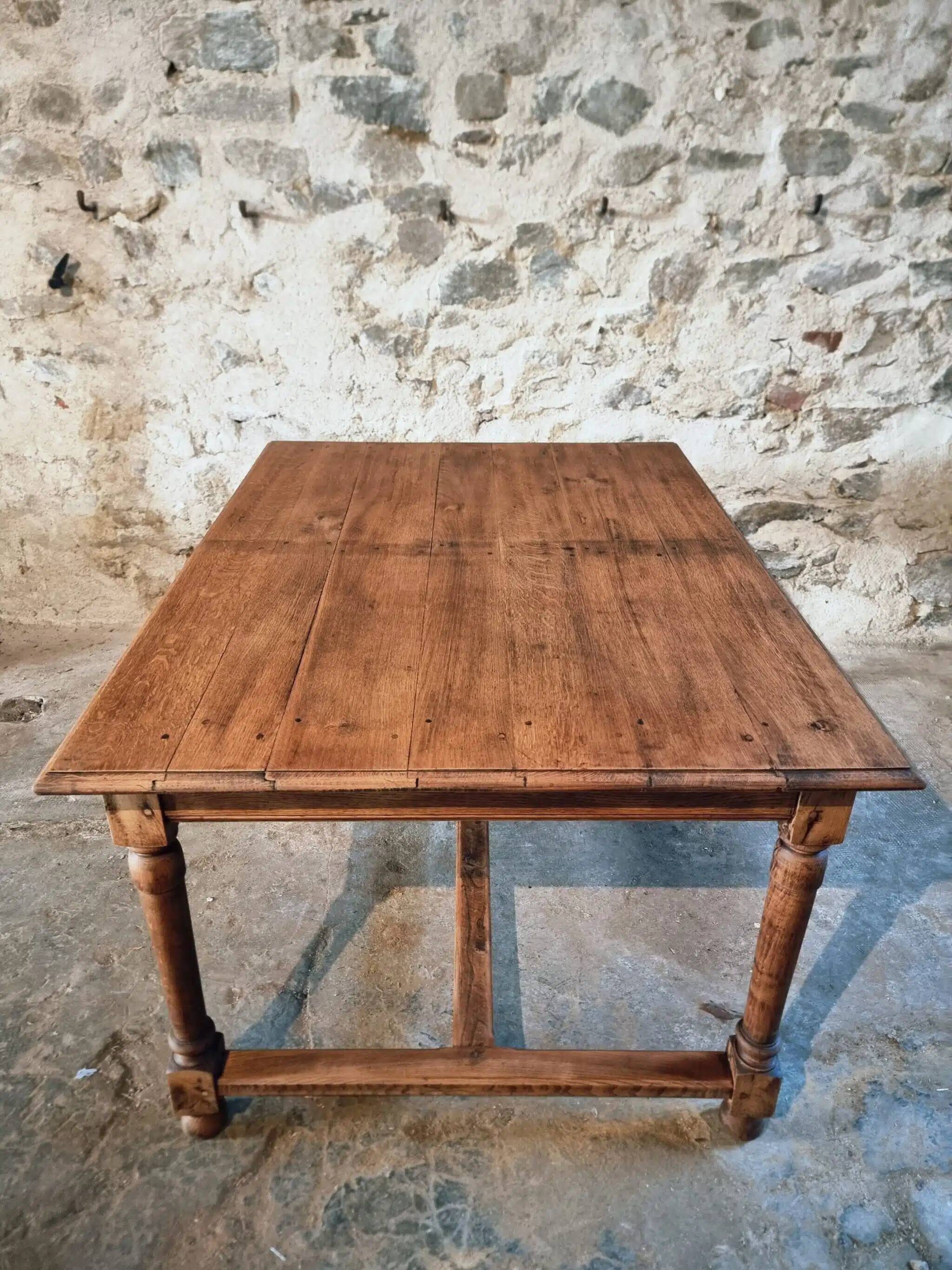 Antique French oak and elm dining table – Early 20th century farmhouse table with turned legs