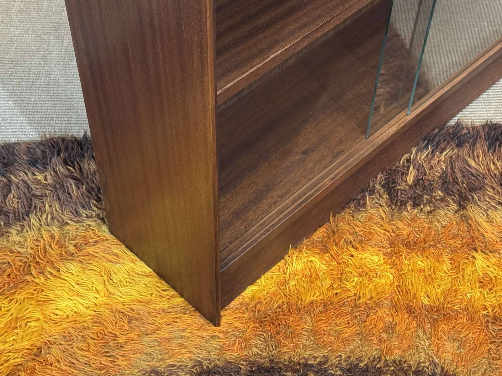 1970s English display cabinet in mahogany