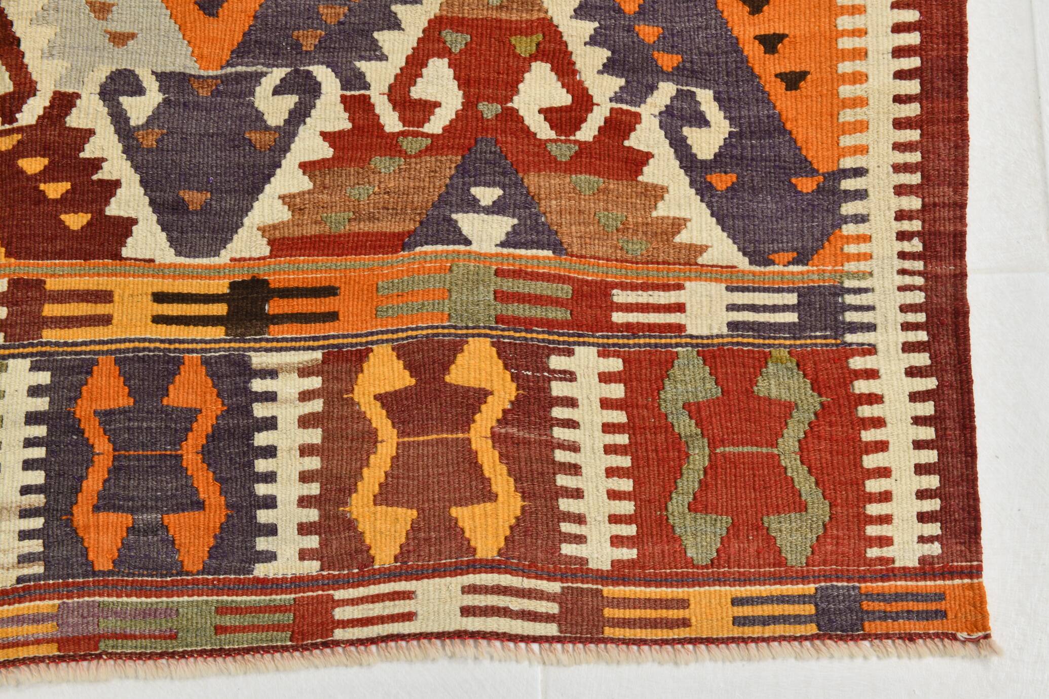 5x9 Geometric Style Vintage Kilim Rug,