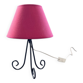 Tripod spiral lamp