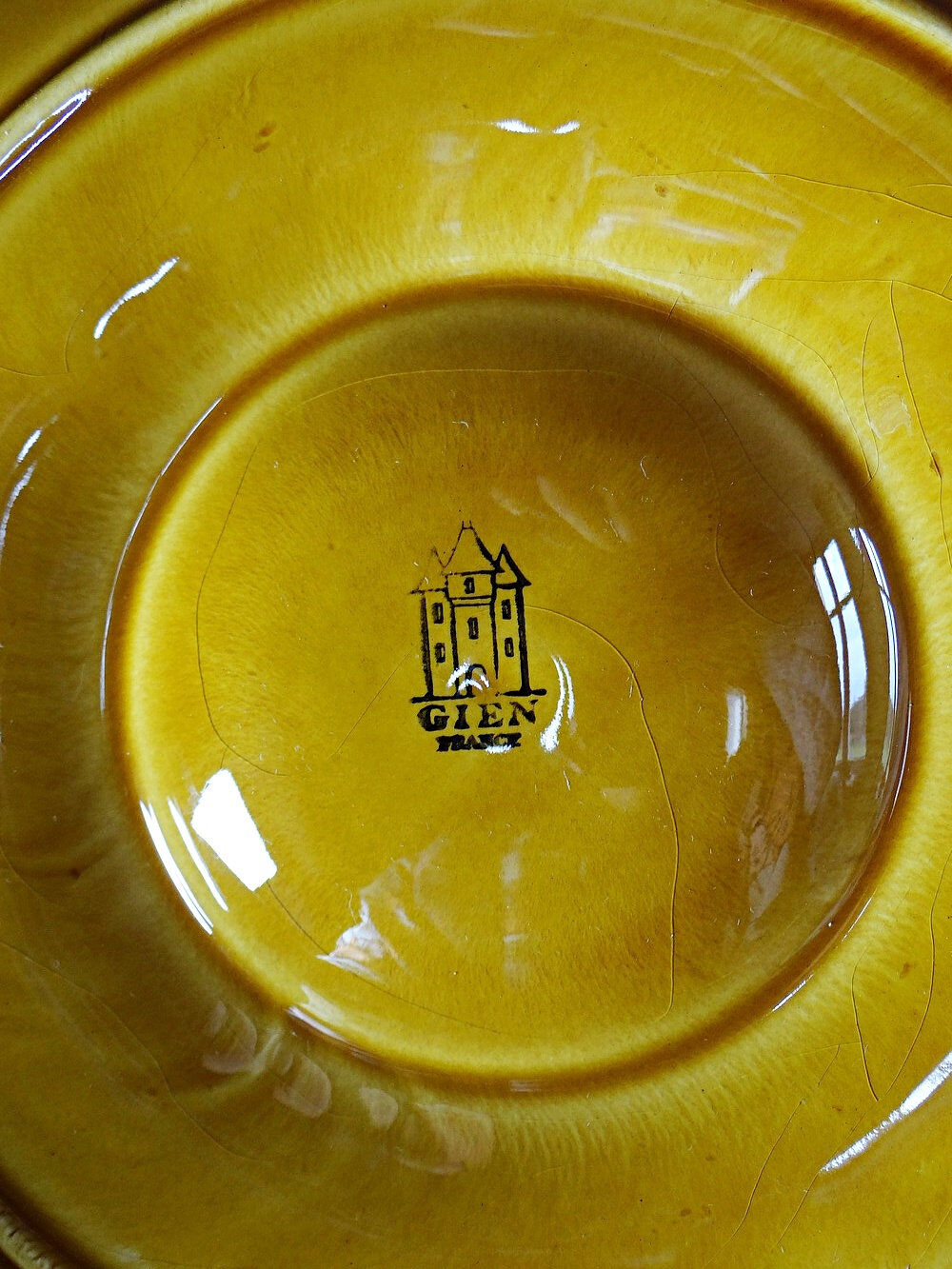 Set of plates, artichoke dishes, mustard yellow earthenware Gien vintage