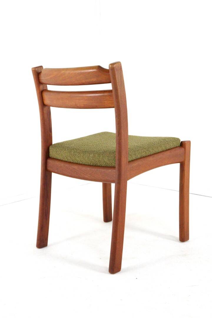 6 chaises dans le goût de Dyrlund 'Sentved'