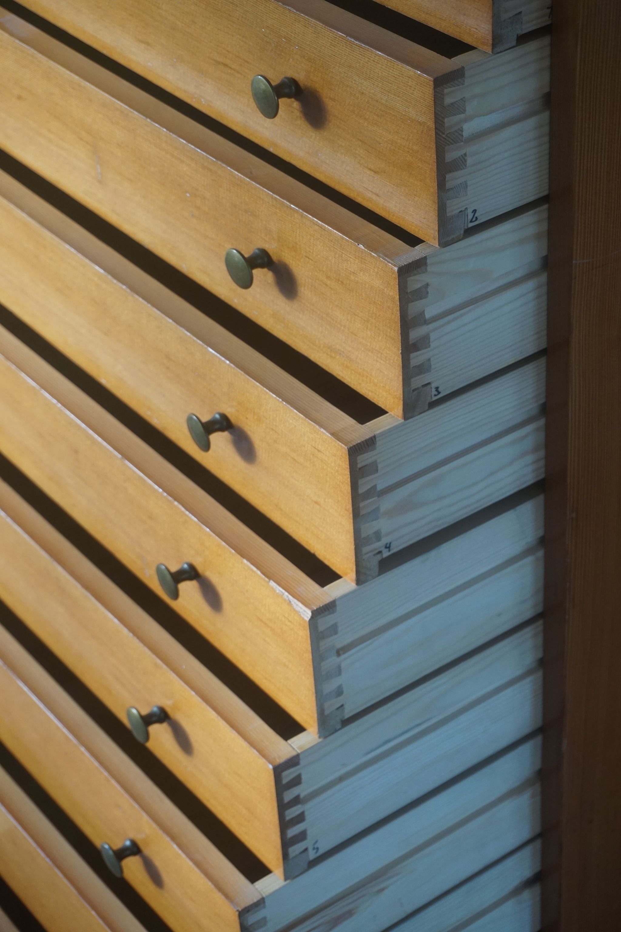 Oregon Pine Chest of Drawers with Brass Handles, 1970s