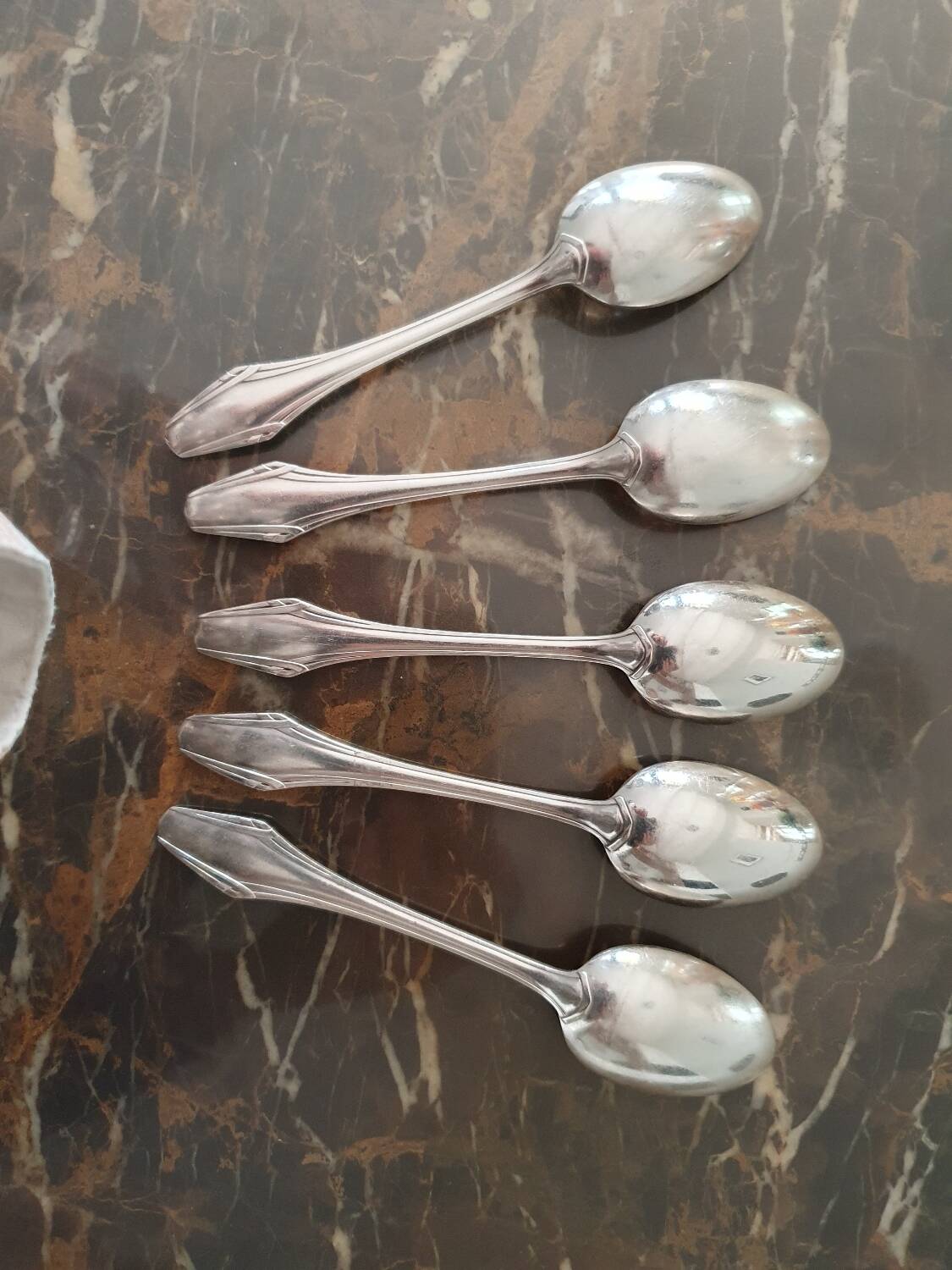 Lot of 5 silver-plated dessert spoons by Ravinet d'Enfer.