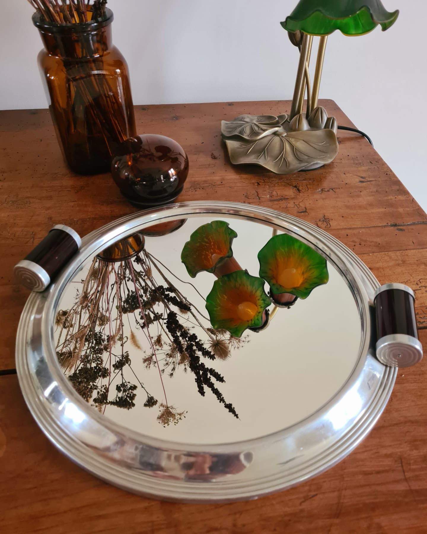 Centerpiece or serving tray