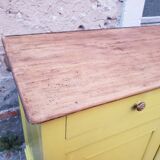 Buffet de campagne jaune citron