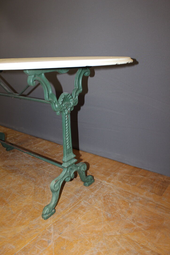 Bistro table in marble and cast iron around 1900
