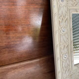 Miroir en bois sculpté