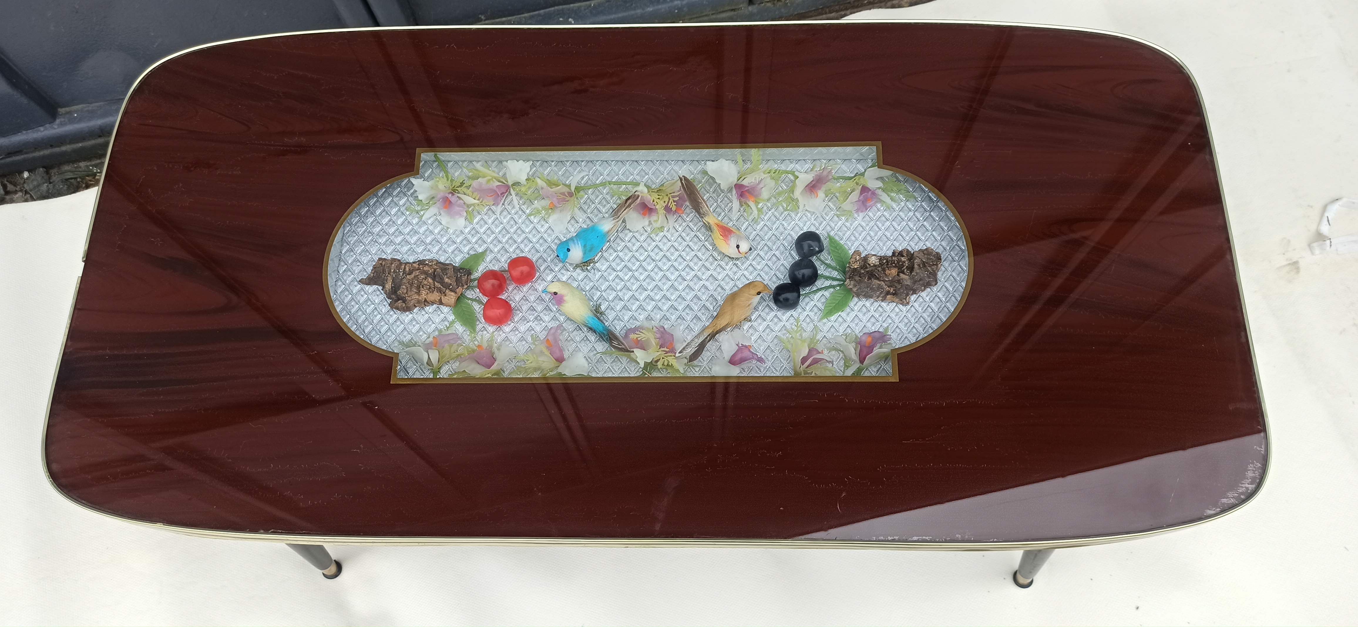 Coffee table of the 50s compass showcase bird and cherry
