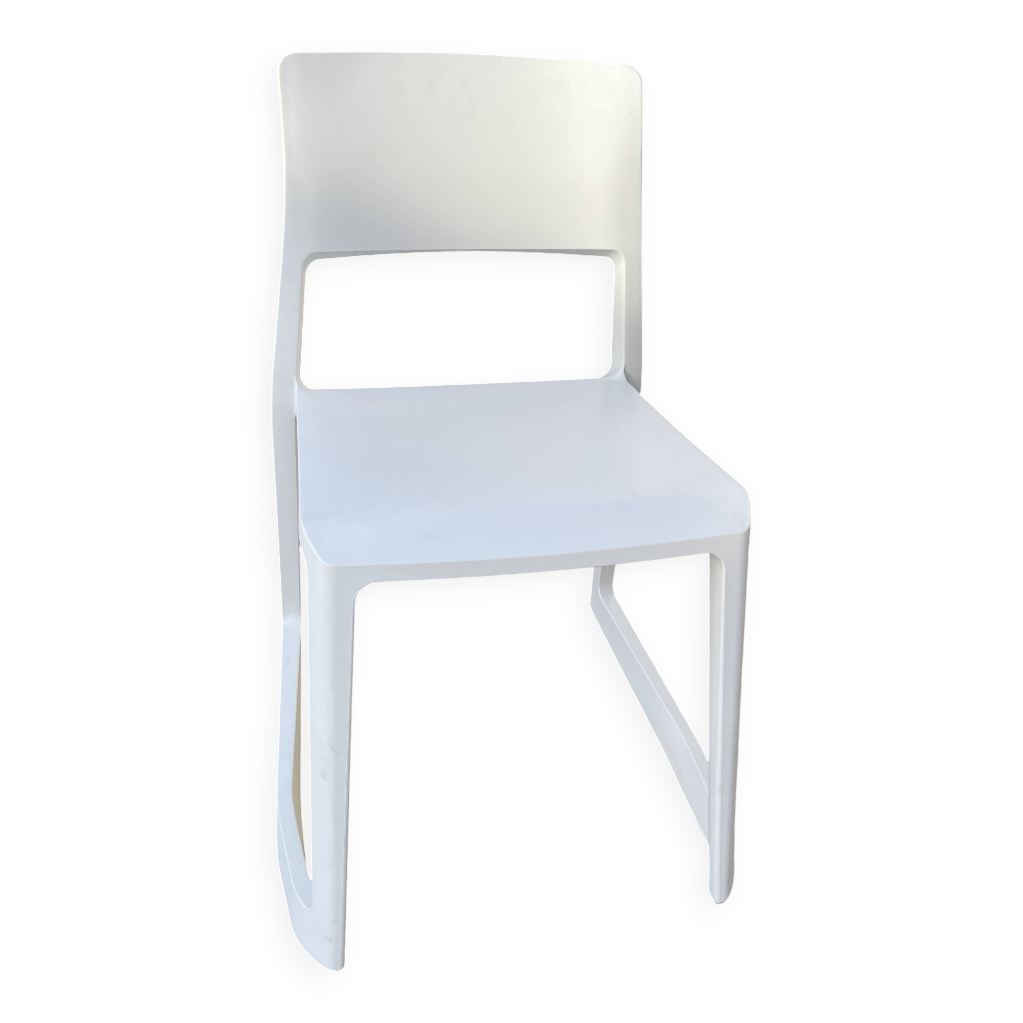 Vitra Tip Ton chair in white – design by Barber & Osgerby