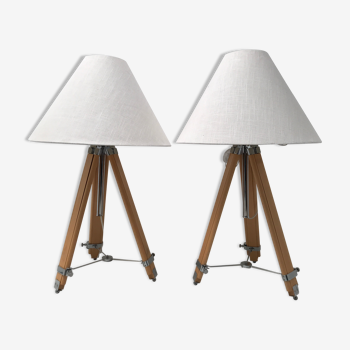 Pair of tripod bedside lamp