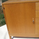 Oak chest of drawers