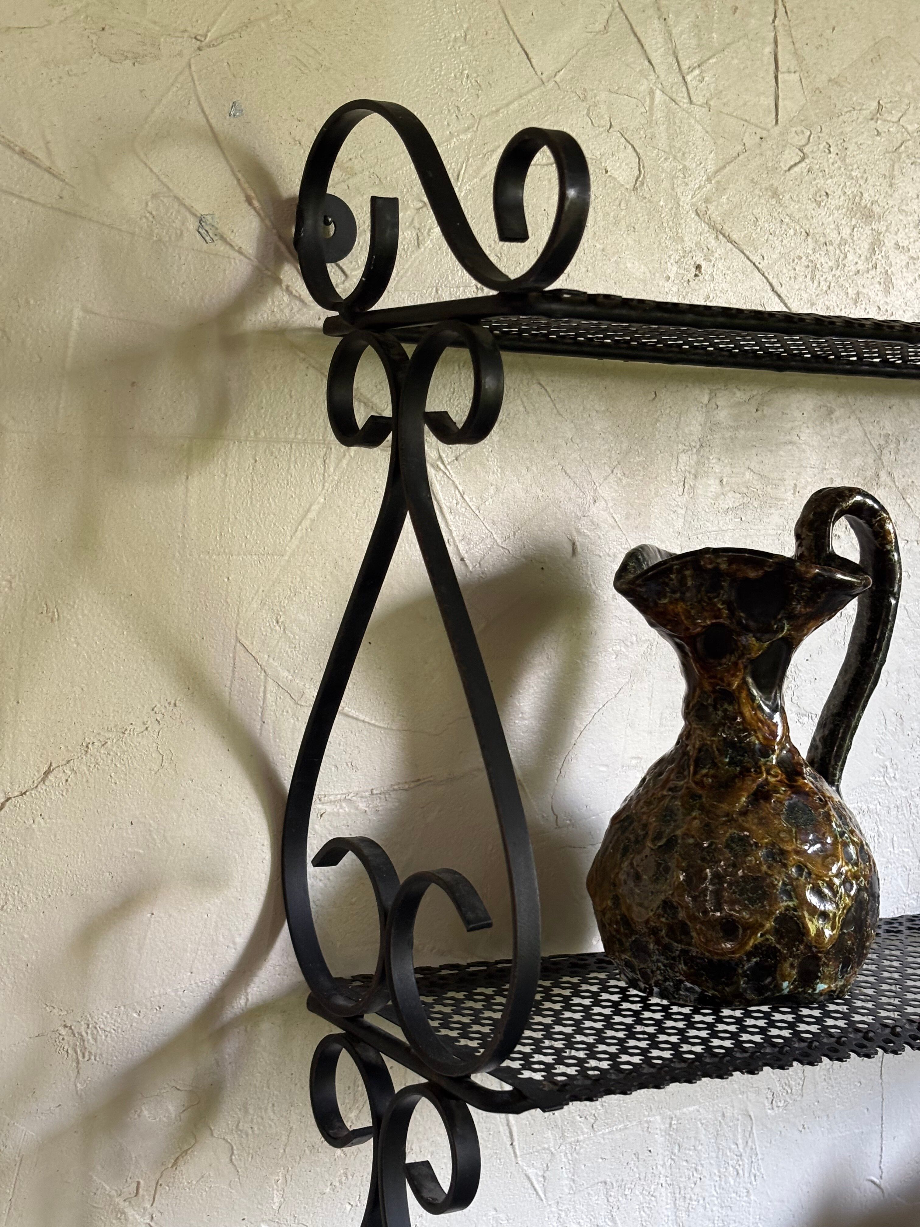 Perforated metal shelf dlg Mategot