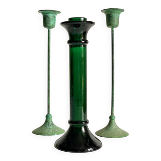 Bougeoirs en verre et métal vert