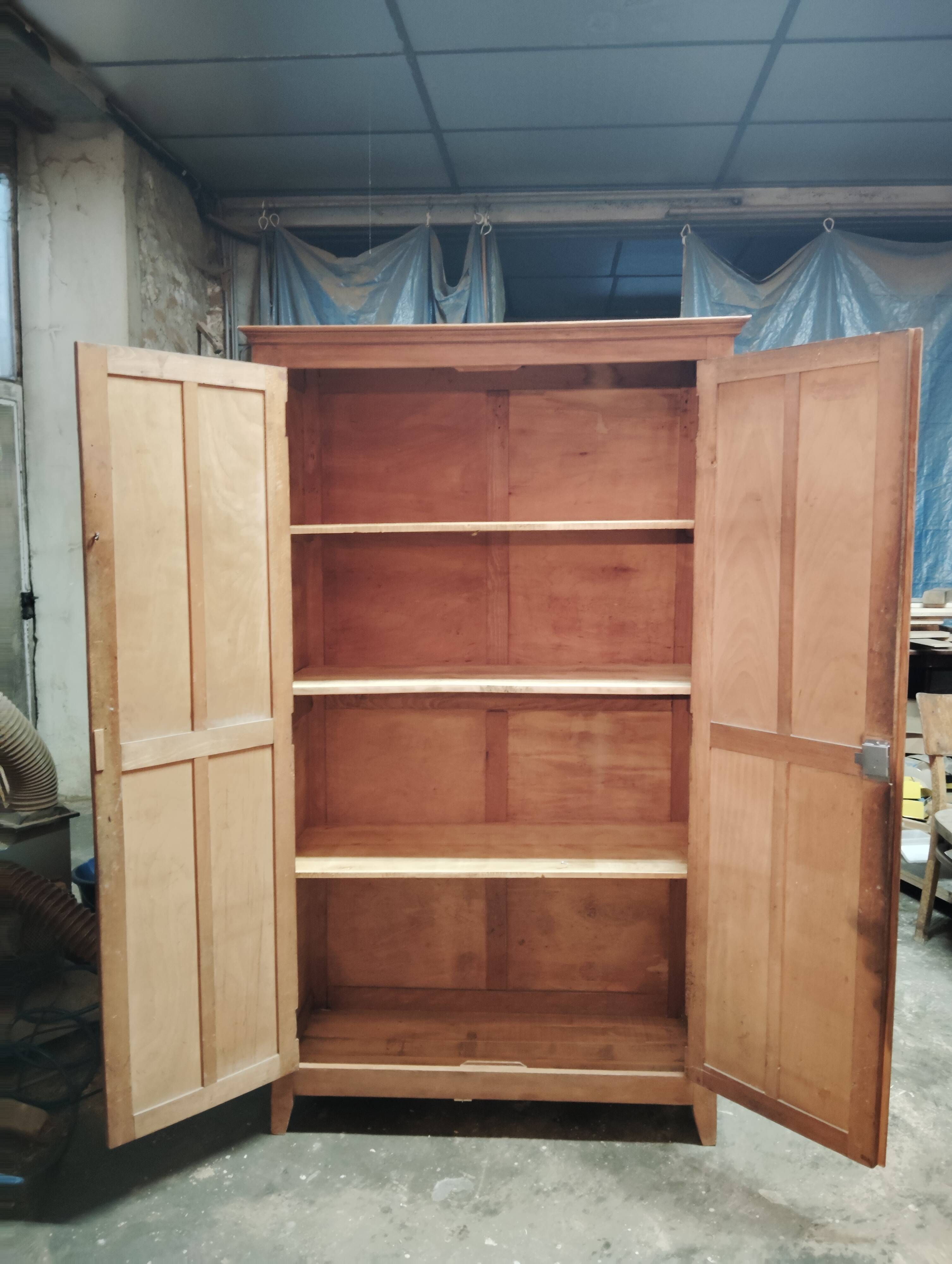 Armoire Parisienne restaurée