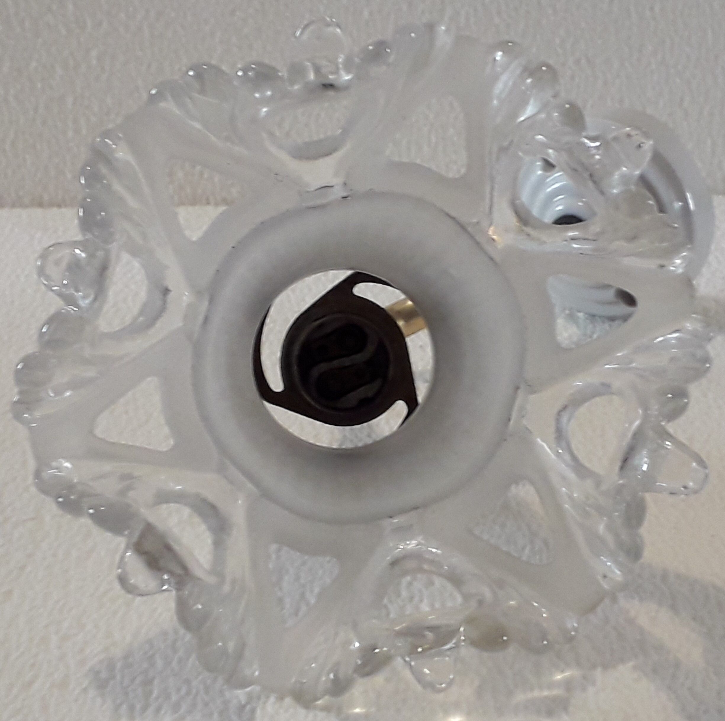 Applique tulipe dentelle en verre